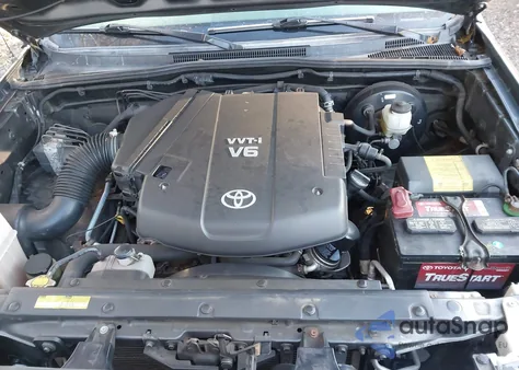 2011 Toyota Tacoma Base V6 z USA, uszkodzony, nr VIN 3TMLU4EN4BM074986